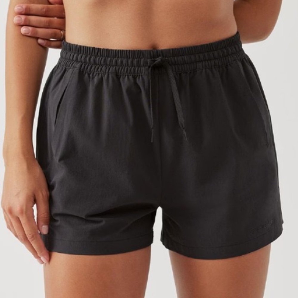 Doing Things 2.5" Shorts - Women's